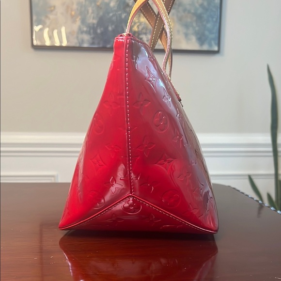 Louis Vuitton Vernis Red Embossed Bellevue Patent Leather Tote Bag - Picture 5 of 15